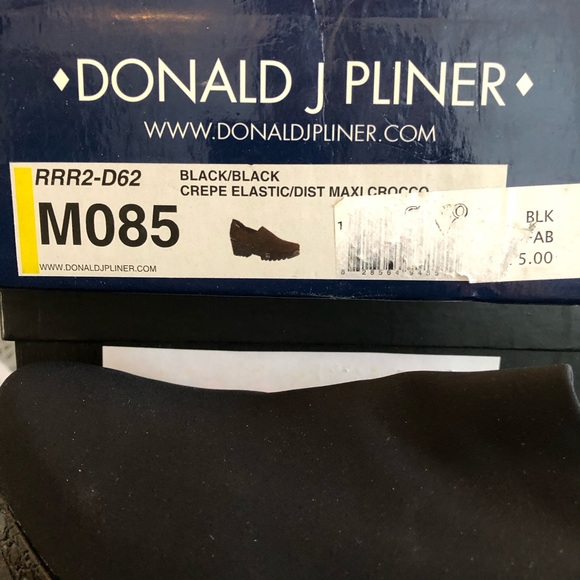 Elegant black platform loafers. - Picture 8 of 8